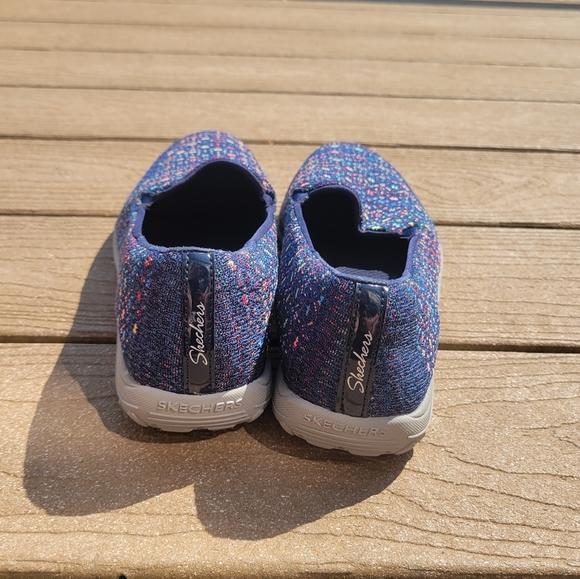 Sketchers Reggae Fest Wicker Rainbow Design Slip On Relaxed Fit Shoe Women's 8.5 - Picture 4 of 9